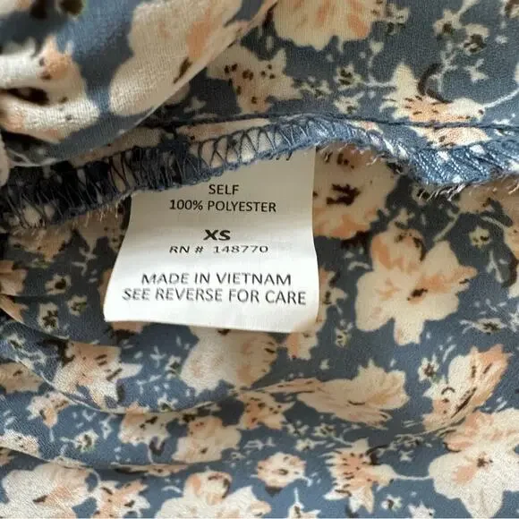 Sienna Sky Top Blouse Short Sleeve Elastic Waist Blue White Floral Top Size XS - Picture 11 of 12